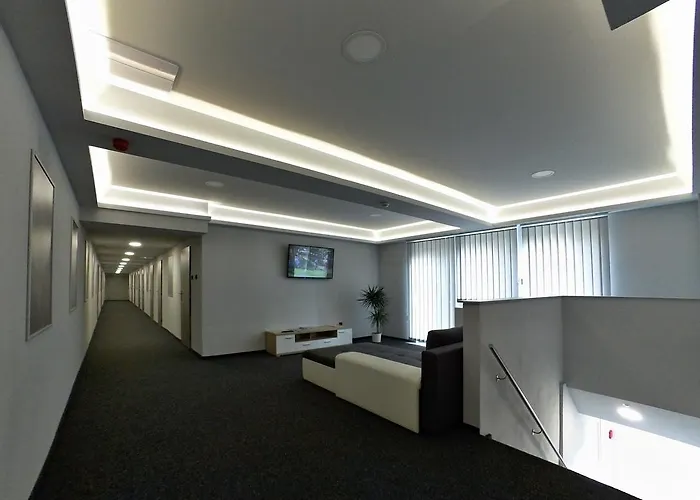 Zimni Stadion 3*